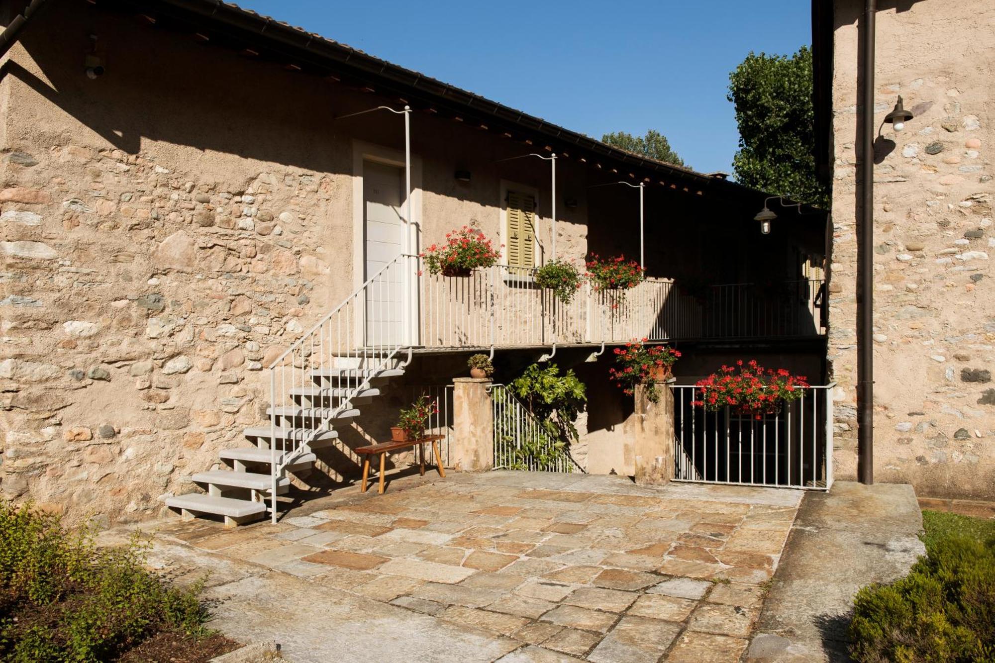Locanda Ca Dei Santi Induno Olona Ngoại thất bức ảnh